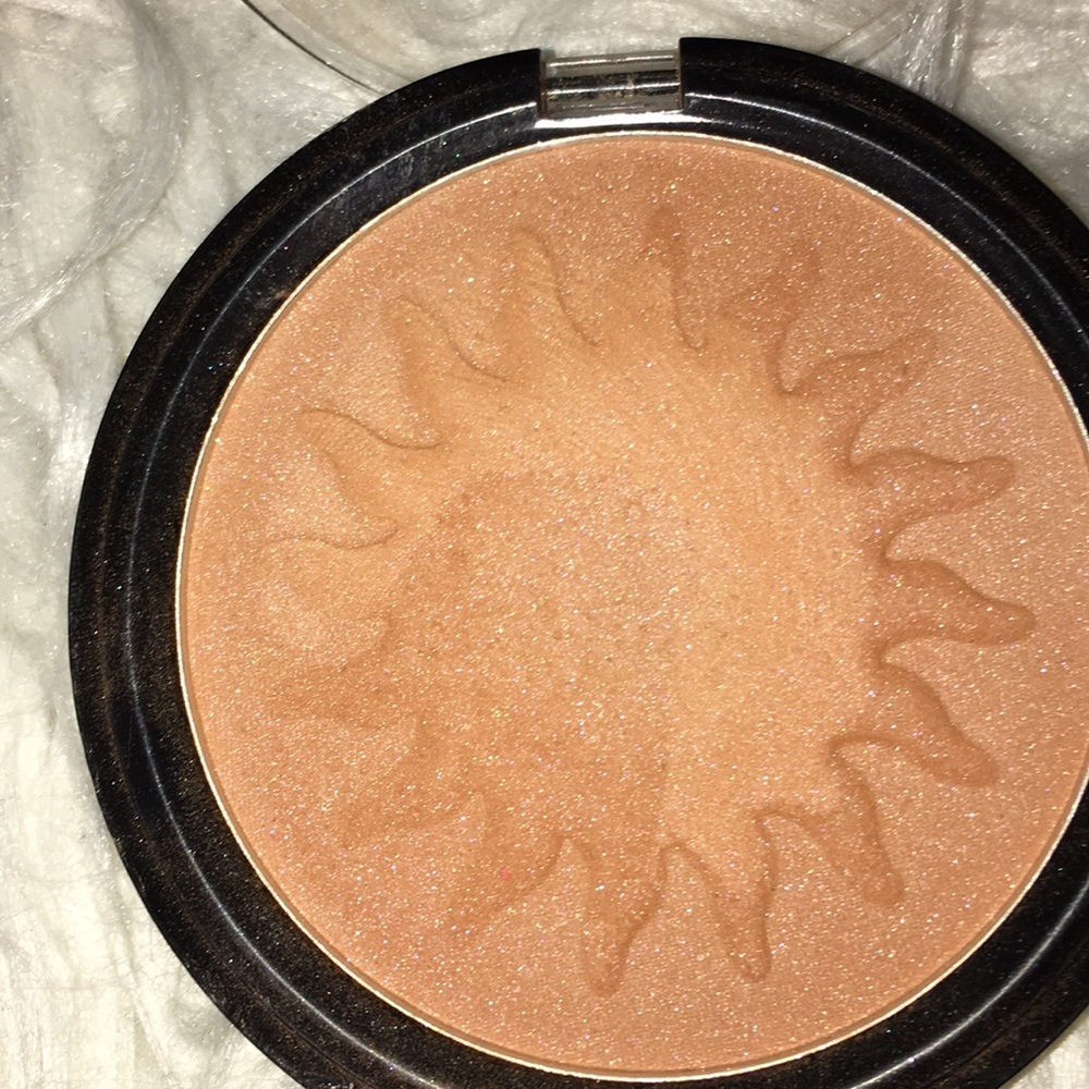 Bronzer - Picture 3 of 4